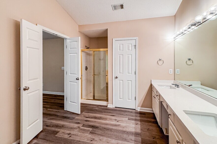 Building Photo - 4108 Glenaire Way NW