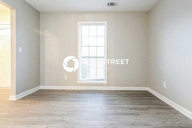 Building Photo - 3 Bedroom Pet-Friendly Home in Stone Mountain, GA with Main Street Renewal