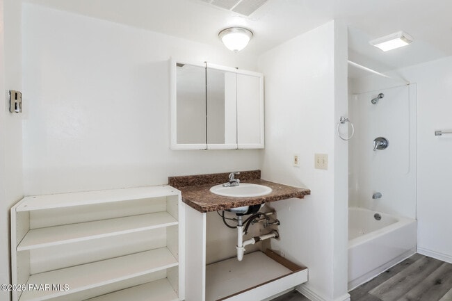 Building Photo - 770 N Dodge Blvd