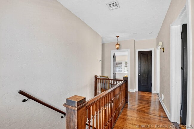 Building Photo - 227 Foresteria Dr