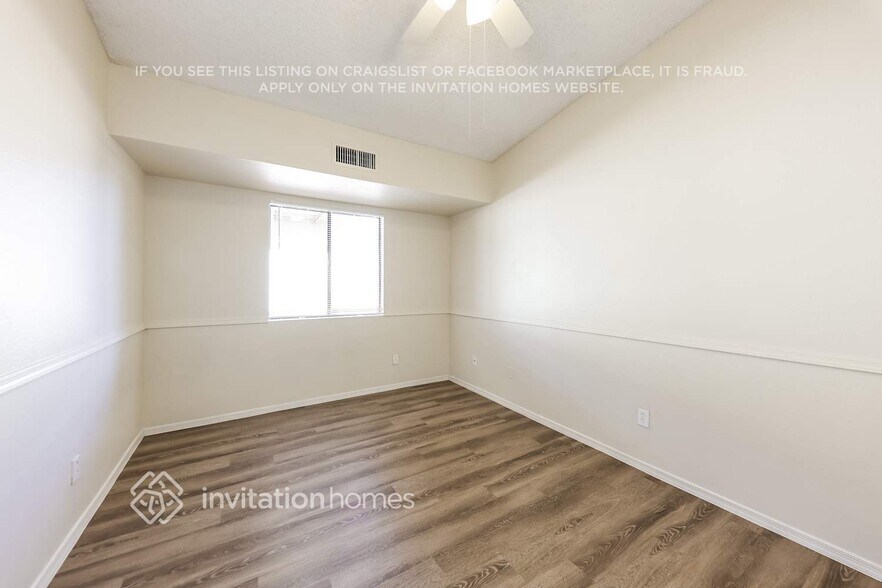 Building Photo - 11121 N 82nd Ln