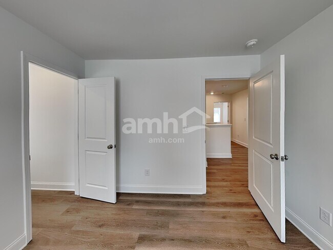 Building Photo - 1036 Highland Walk