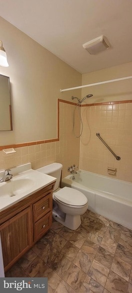 Building Photo - 12 Melvin Dr