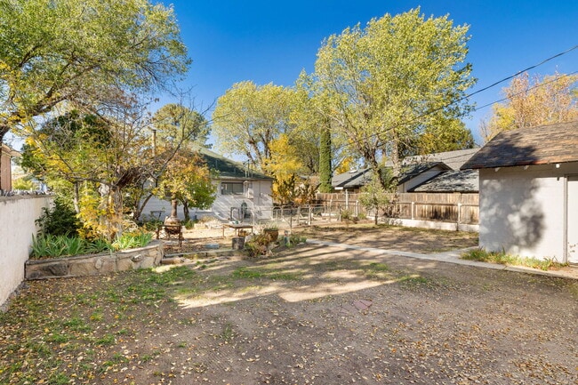 Building Photo - 113 Garden St