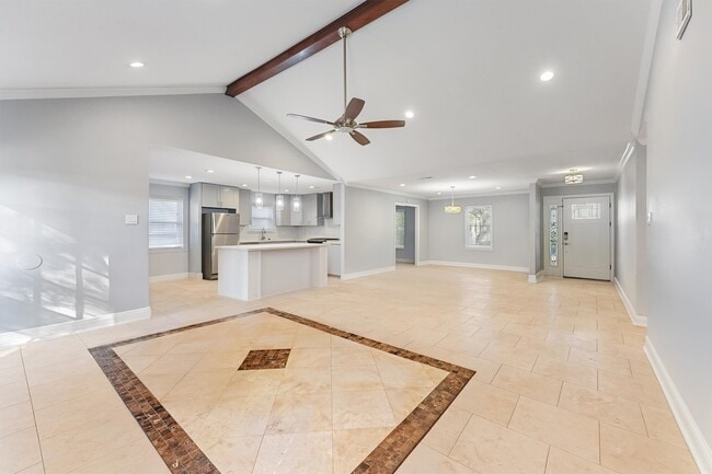 Building Photo - 10719 Del Monte Dr