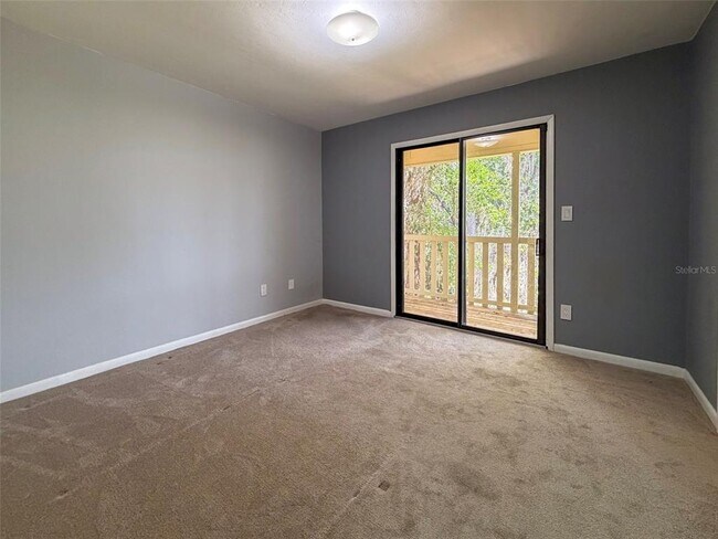 Building Photo - 2201 SW 39 Dr