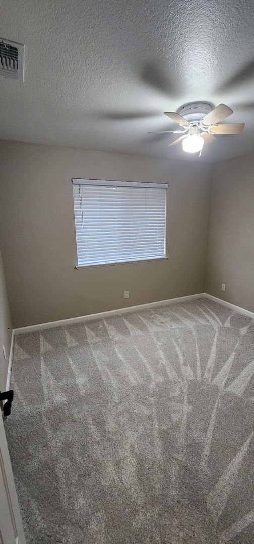 Building Photo - Spacious 4-Bedroom, 3-Bath Home for Rent in Elk Grove!