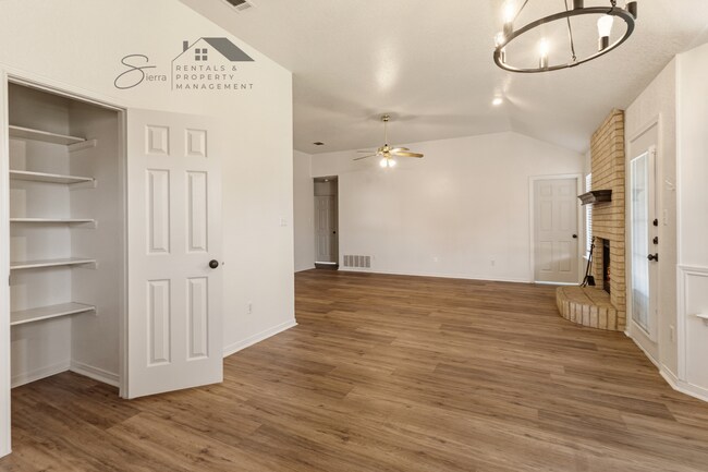 Building Photo - LIMITED-TIME MOVE-IN SPECIAL: Receive two weeks of free rent with an approved application and lea...