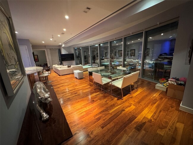 Building Photo - 1600 Post Oak Blvd