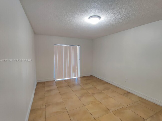 Building Photo - 5705 W 20th Ave