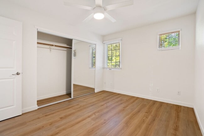 Building Photo - 1 BD / 1 BA Pet Friendly Newly Renovated Apartments
