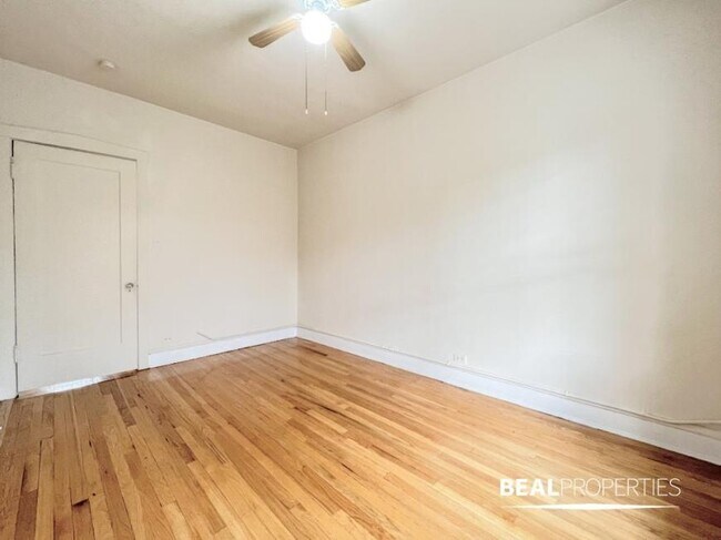 Building Photo - 1 bedroom in EVANSTON IL 60202