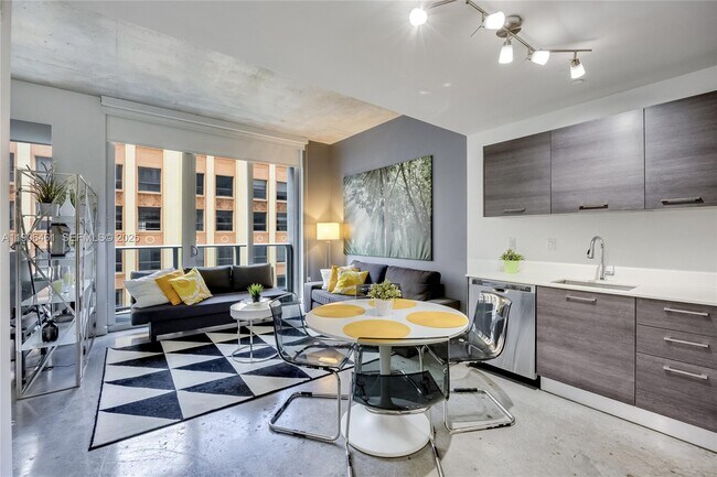 Building Photo - 151 SE 1st St