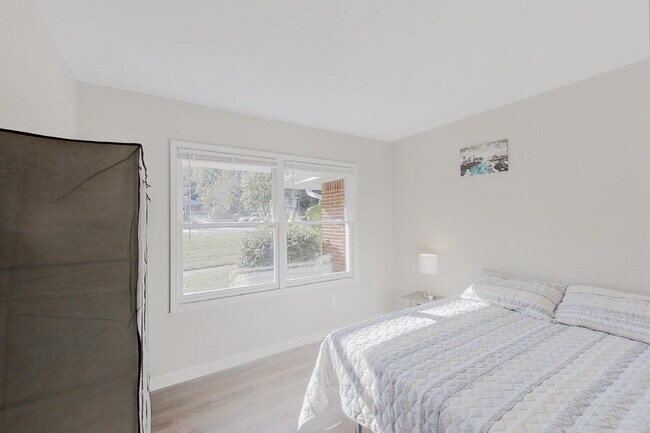 Building Photo - Hickory Hills Estates Home, a 8 minute walk to transit stop N Hairston Rd & 452