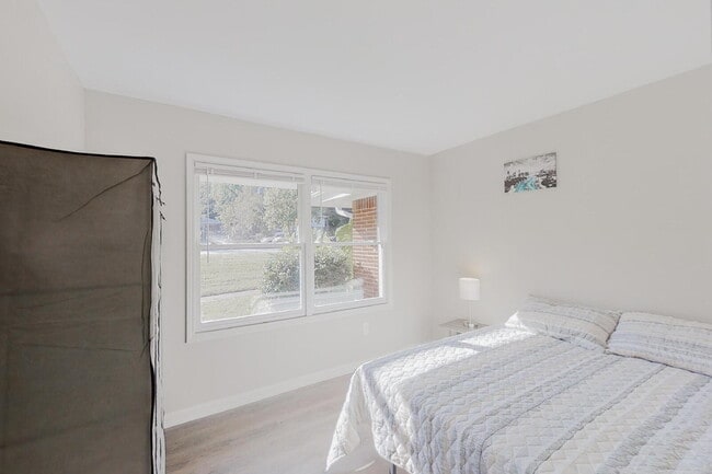 Building Photo - North Hairston | Hickory Hills Estates Home just an 8-minute walk to the transit stop at N Hairst...