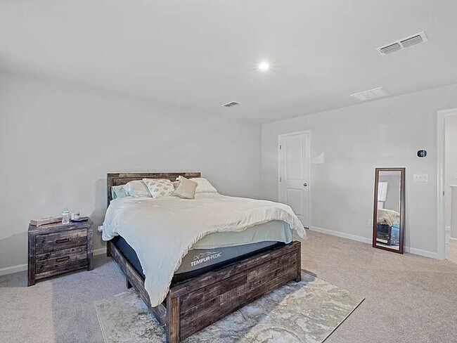 Building Photo - Lease OR Lease to Own