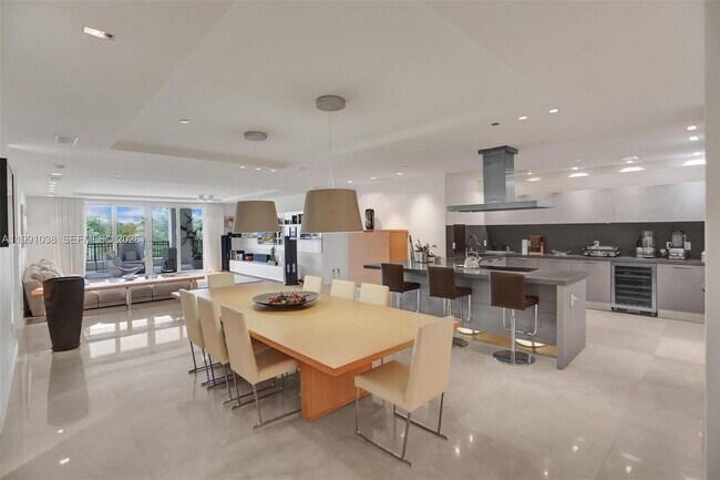 Building Photo - 3535 Hiawatha Ave