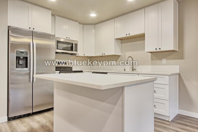 Building Photo - BRAND NEW! Unit 209-C: 3 Bed, 2.5 Bath Tow...