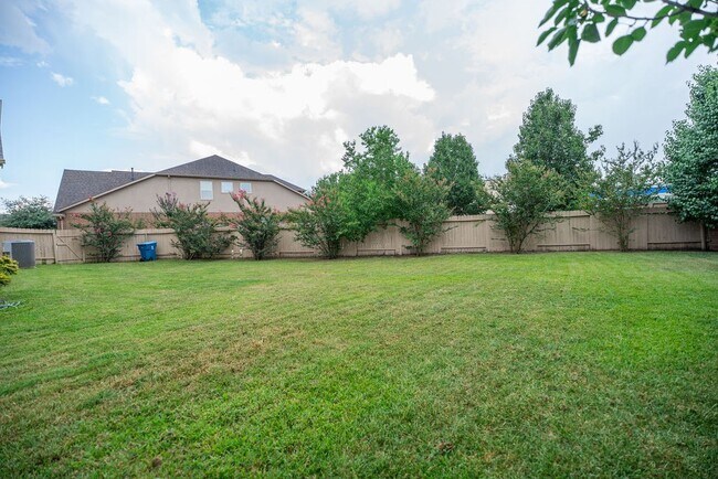 Building Photo - 15303 Westland Gate Dr