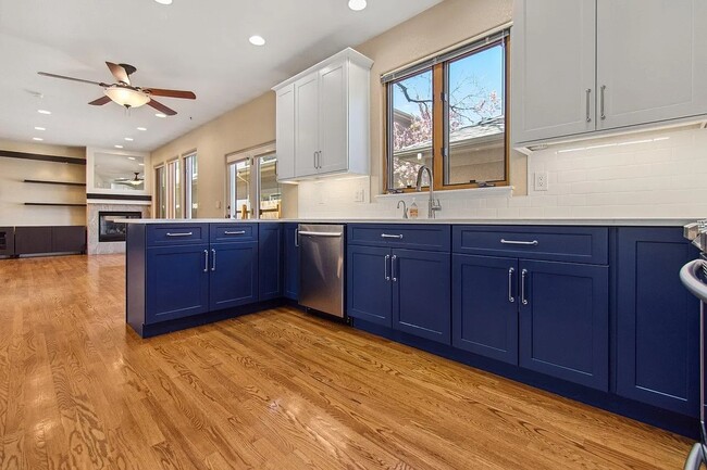 Building Photo - Cherry Creek Townhouse for rent!