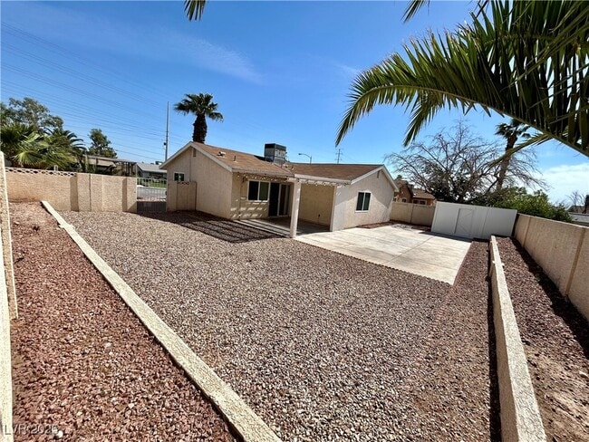 Building Photo - 7319 Clearwater Cir