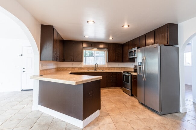 Building Photo - 300 IOLI Ranch Cir