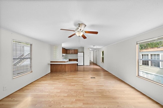 Building Photo - 14431 W Lee Shore Dr