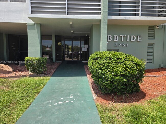 Building Photo - 2761 Taft St