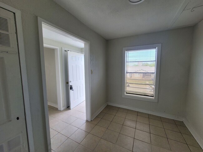 Building Photo - 424/426 Natalen