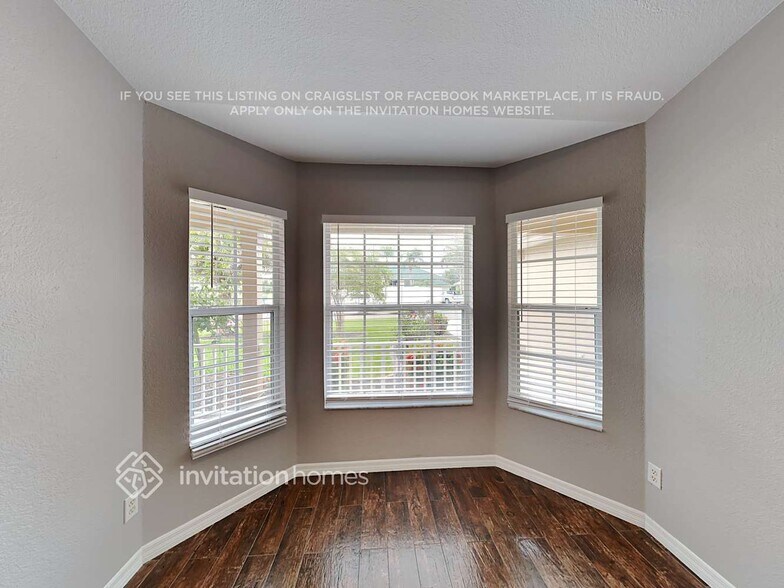 Building Photo - 25208 Palisade Rd
