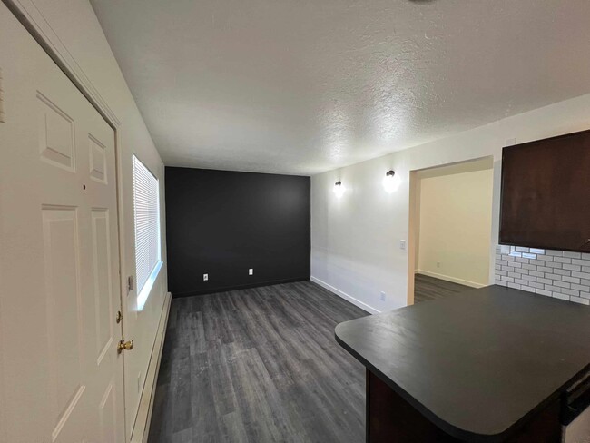 Floorplan - Studio West Apartments