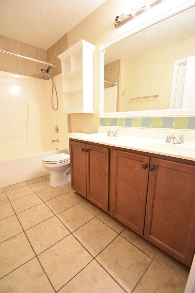 Building Photo - 3 bedroom 2.5 Bath Home with Loft- No Pets