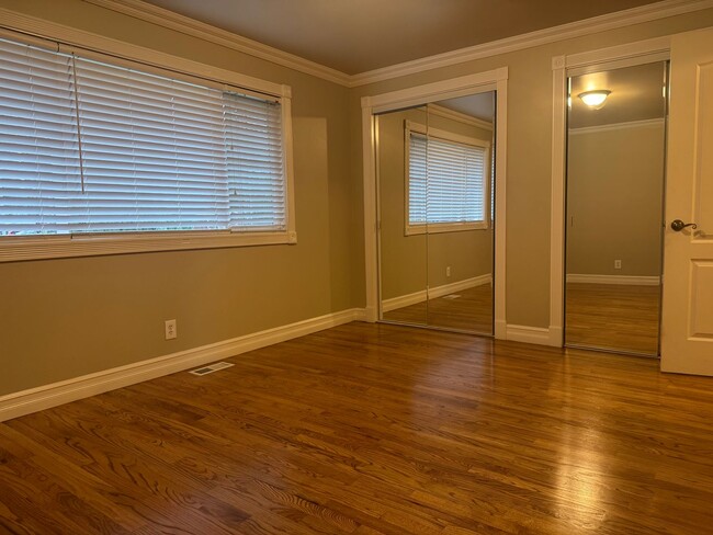 Building Photo - Cozy 3 bedroom 1.75 bath in Renton near Re...