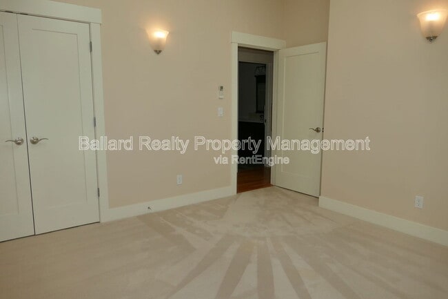 Building Photo - 3032 NW 59th St