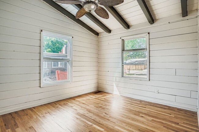 Building Photo - Charming Ranch Home with Spacious Yard and...