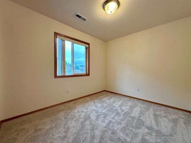 Building Photo - Beautiful Move-In Ready Single-Family Home on a Corner Lot in Gresham!