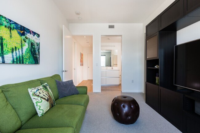 Building Photo - Modern Elegance at the Cosmopolitan on the Park