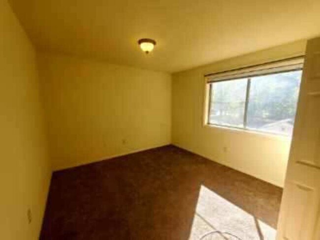 Building Photo - 5604 Crenshaw Rd