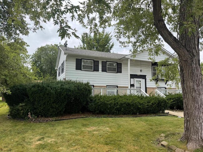 Building Photo - 15726 Avalon Ave