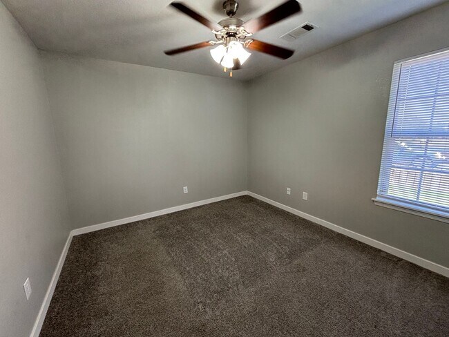 Building Photo - Modern 3-Bed, 2-Bath Duplex with Garage in...