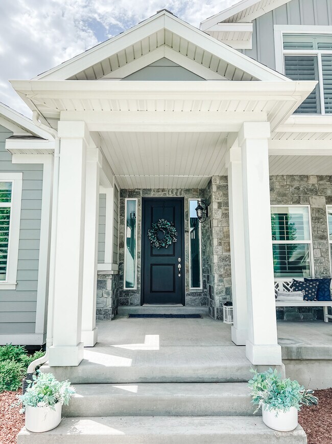 Building Photo - 2670 Weathervane Way S