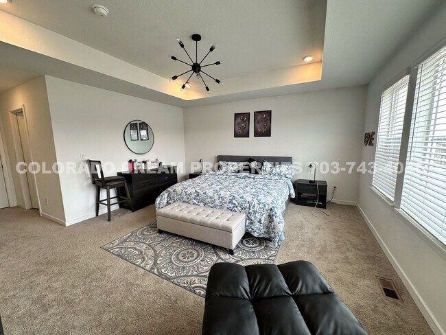 Building Photo - Luxurious fully-furnished home in Dove Vil...