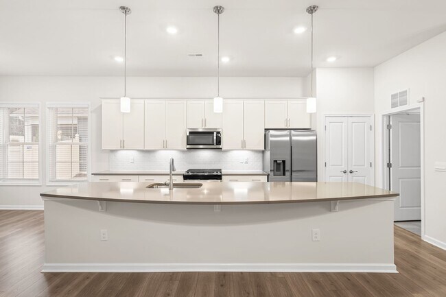 Building Photo - Amazing Durham Location - Easy commute to RTP, Brier Creek