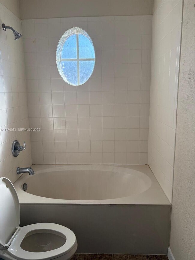 Building Photo - 21109 NW 14th Pl