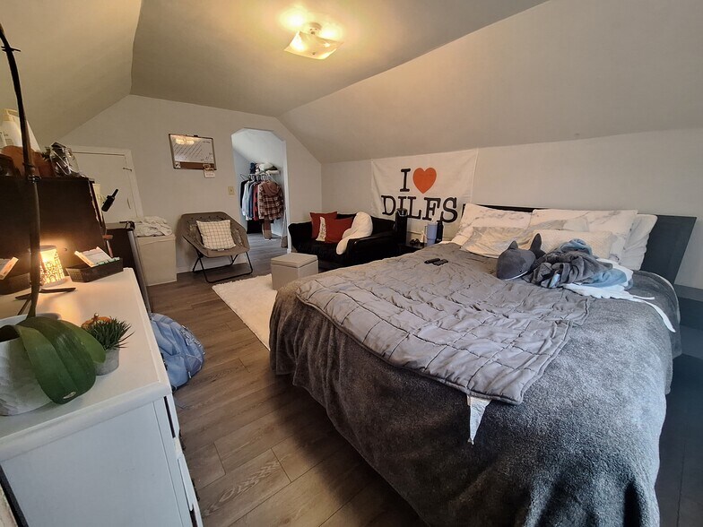 Building Photo - 1103 Highland Ave