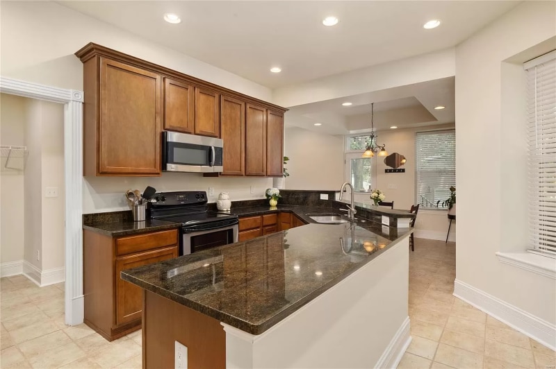 Building Photo - 2633 Armand Pl