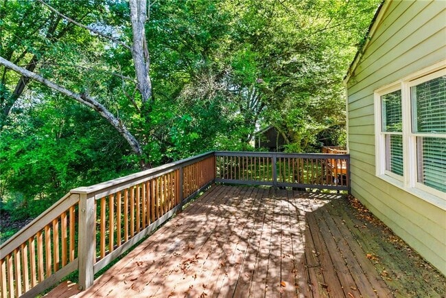 Building Photo - 1411 Mercer Ave