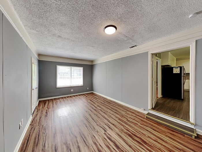 Building Photo - 6403 Kensington Ct