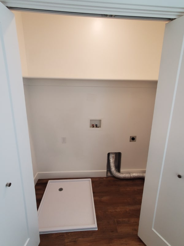 Building Photo - 2183 525 W