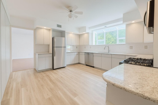 Building Photo - 1225 Rock Creek Rd